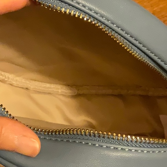 Bandolino round quilted bag with chain strap - Picture 5 of 6